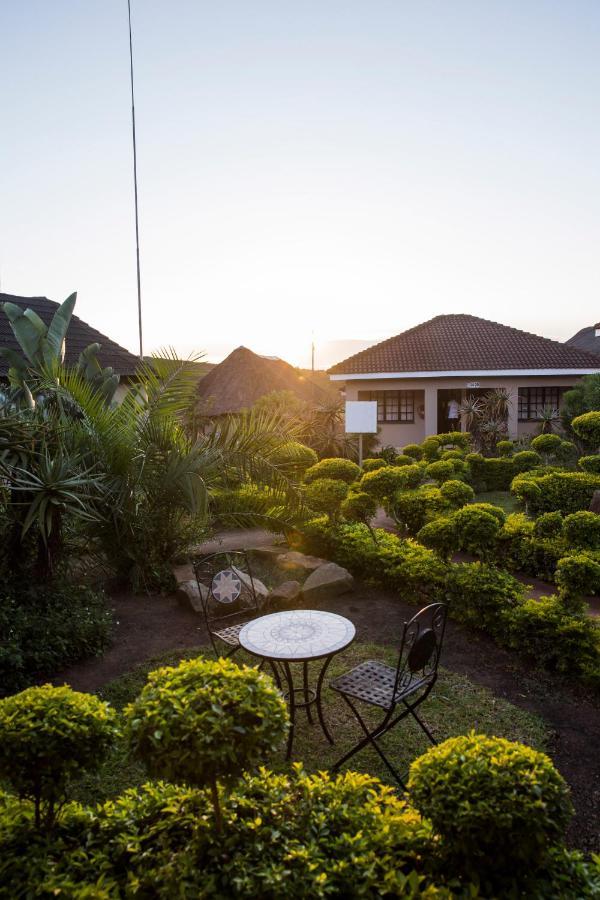 Nongoma Lodge & Inn Cc ภายนอก รูปภาพ